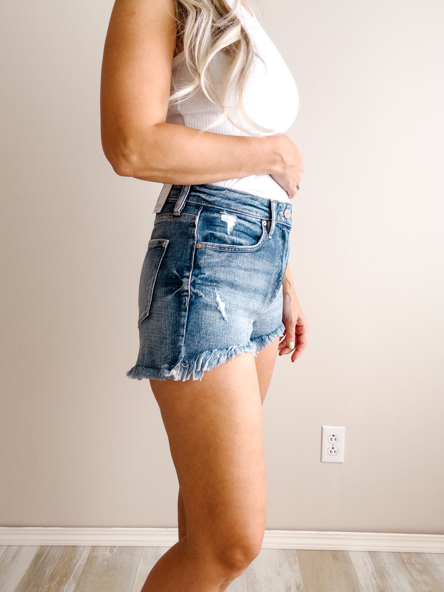 | HIGH RISE MOM SHORTS