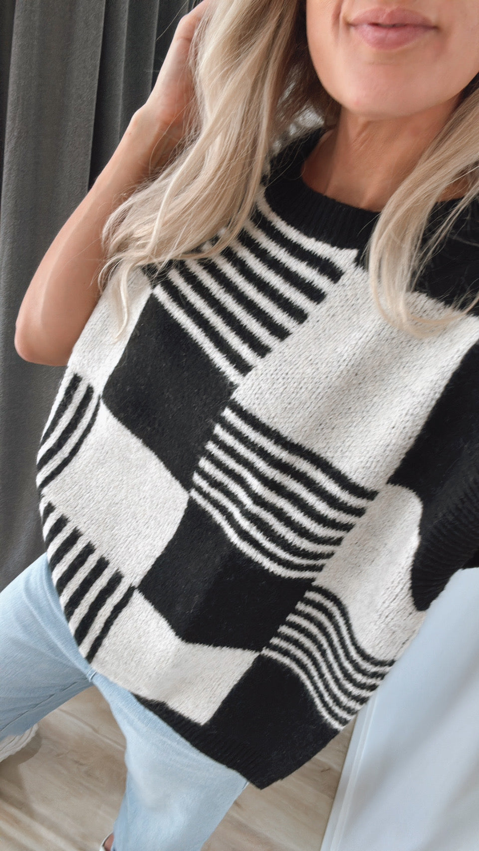 Checker Sleeveless Sweater