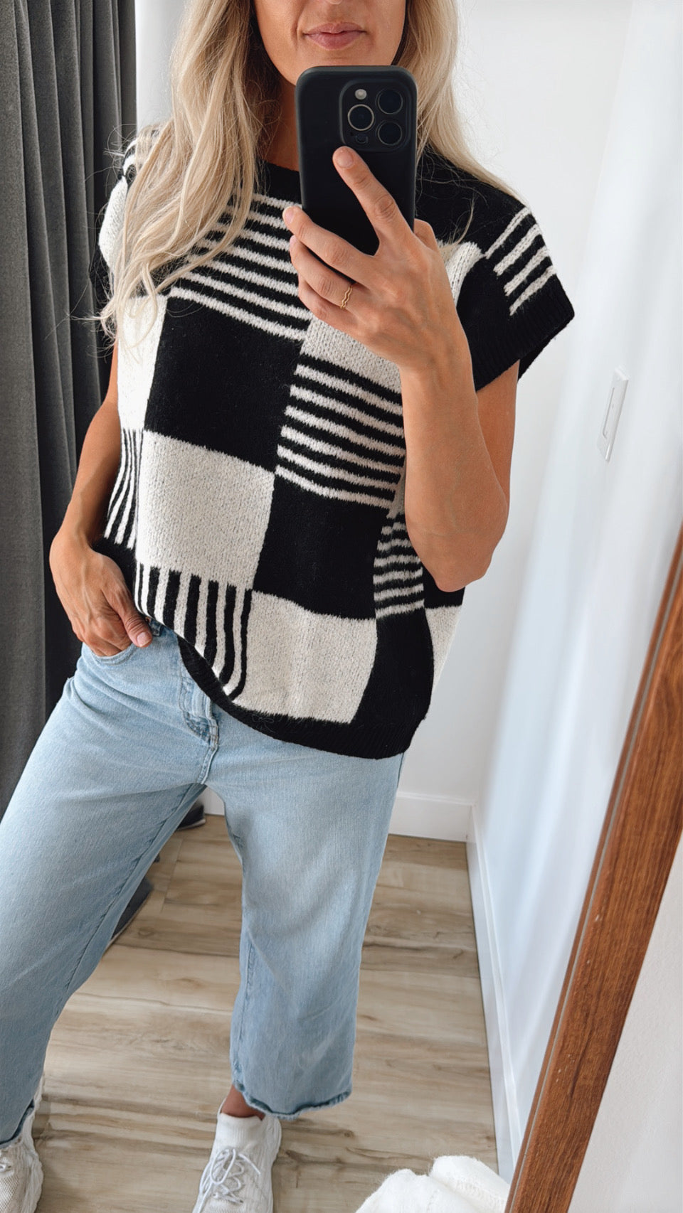 Checker Sleeveless Sweater