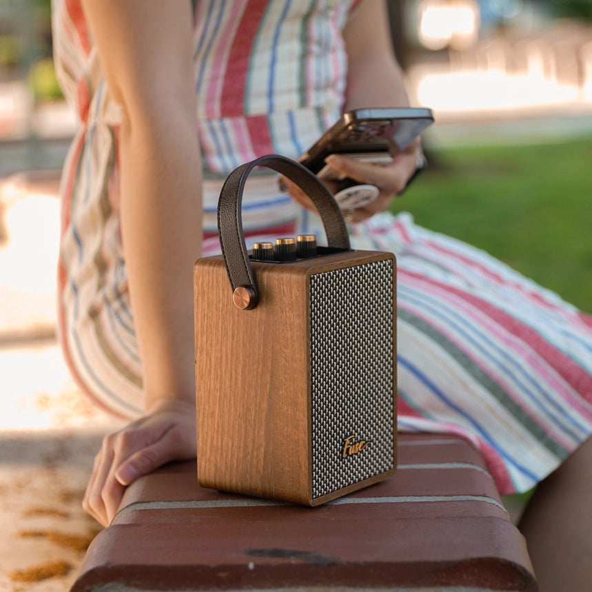 Retro Box Speaker