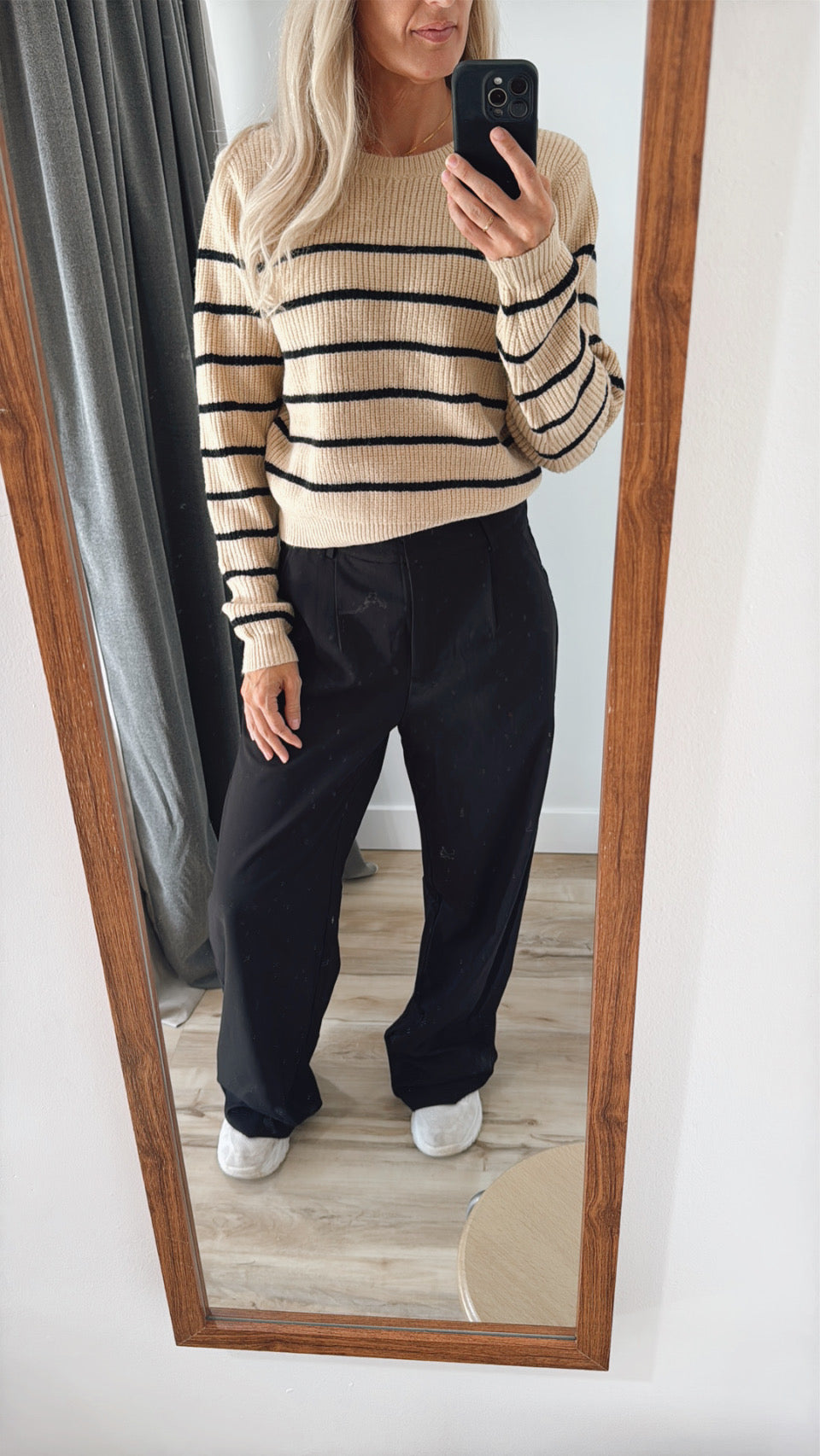 Classic Pleated Wide-leg Trouser Pants