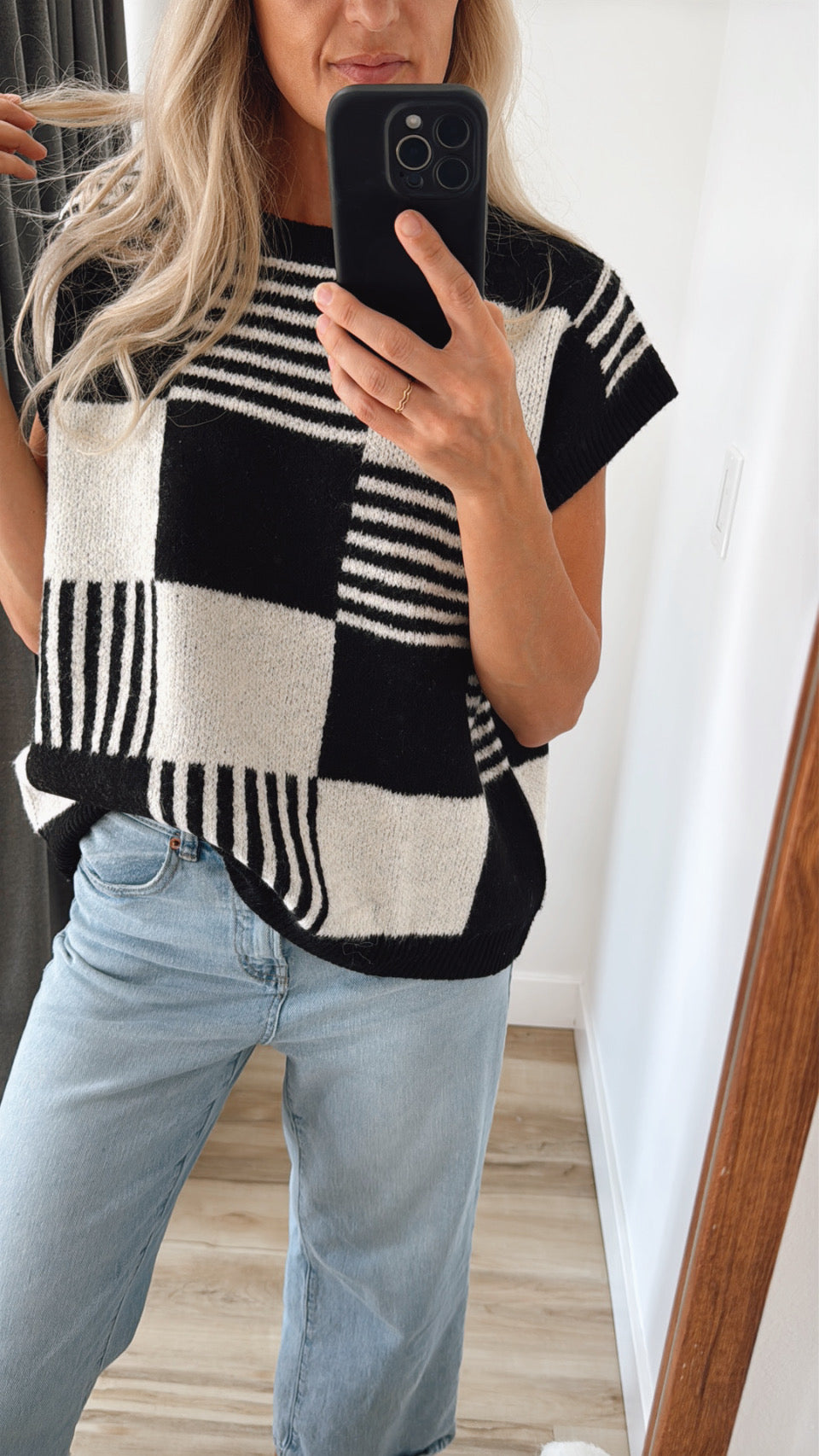 Checker Sleeveless Sweater