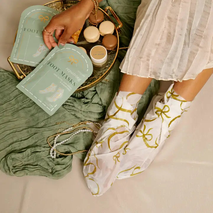 Christmas Holiday Foot Mask with Palo Santo & Peppermint