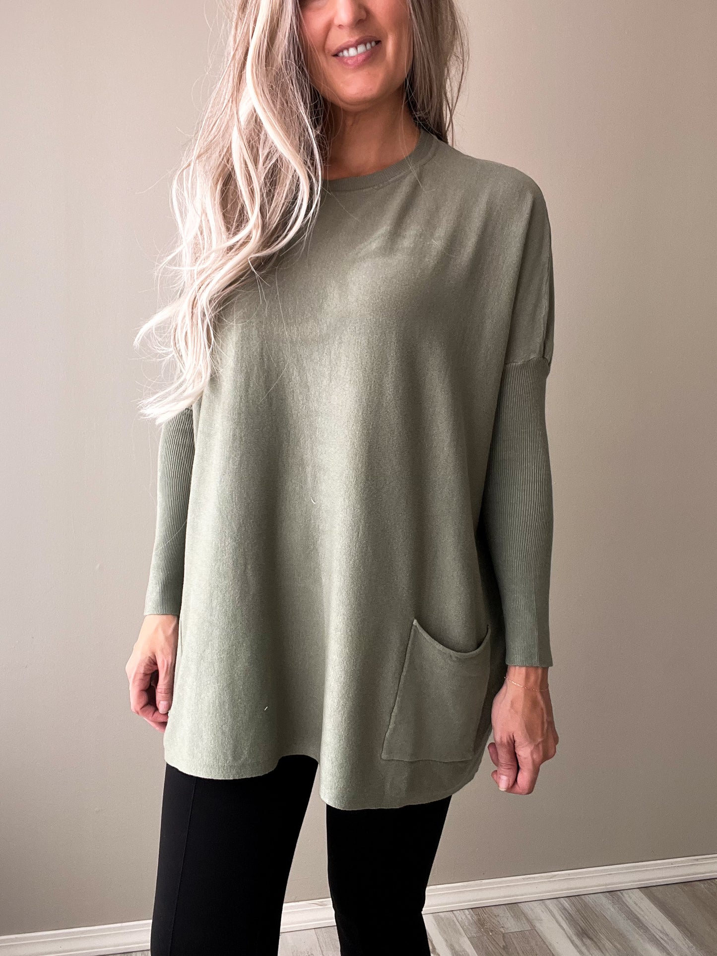 ^< Moss Pocket Sweater