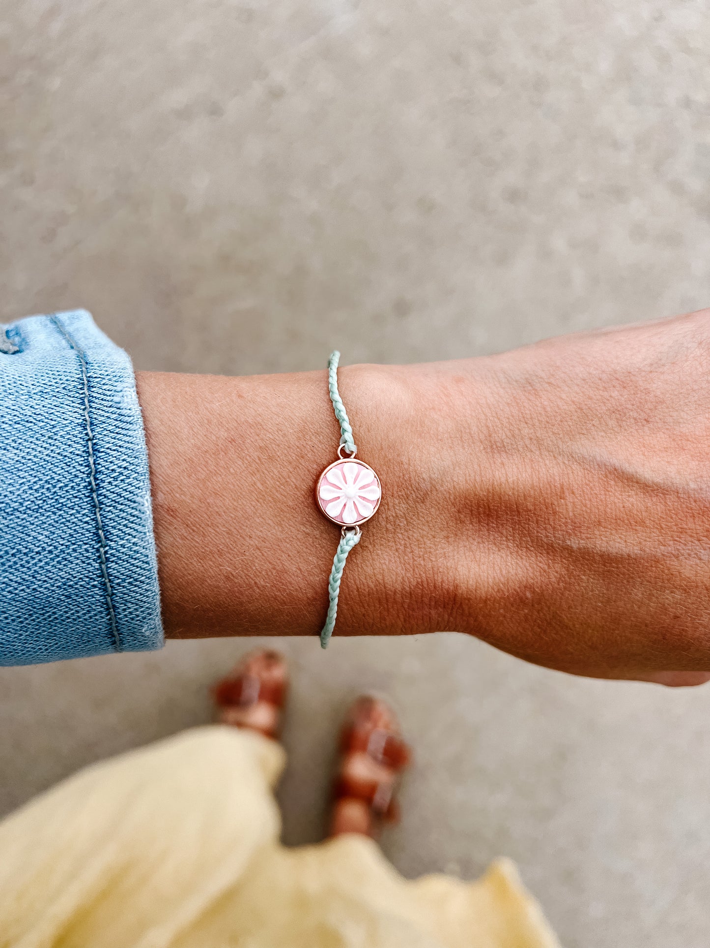 < */ Cameo Winter Fresh  Rose Gold Bracelet