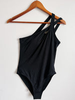 < One Shoulder Cutout Black One-piece Swimsuit