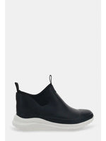 *< Bellevue Rain Sneaker - Black