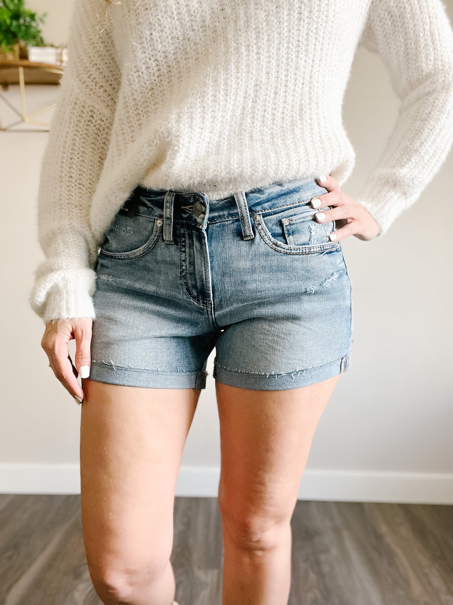 ^< / Silver Jeans : Boyfriend Short